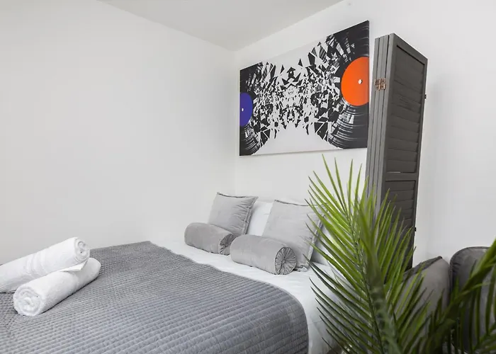 Modern Large Studio, 15 Mins Walk To Notting Hill