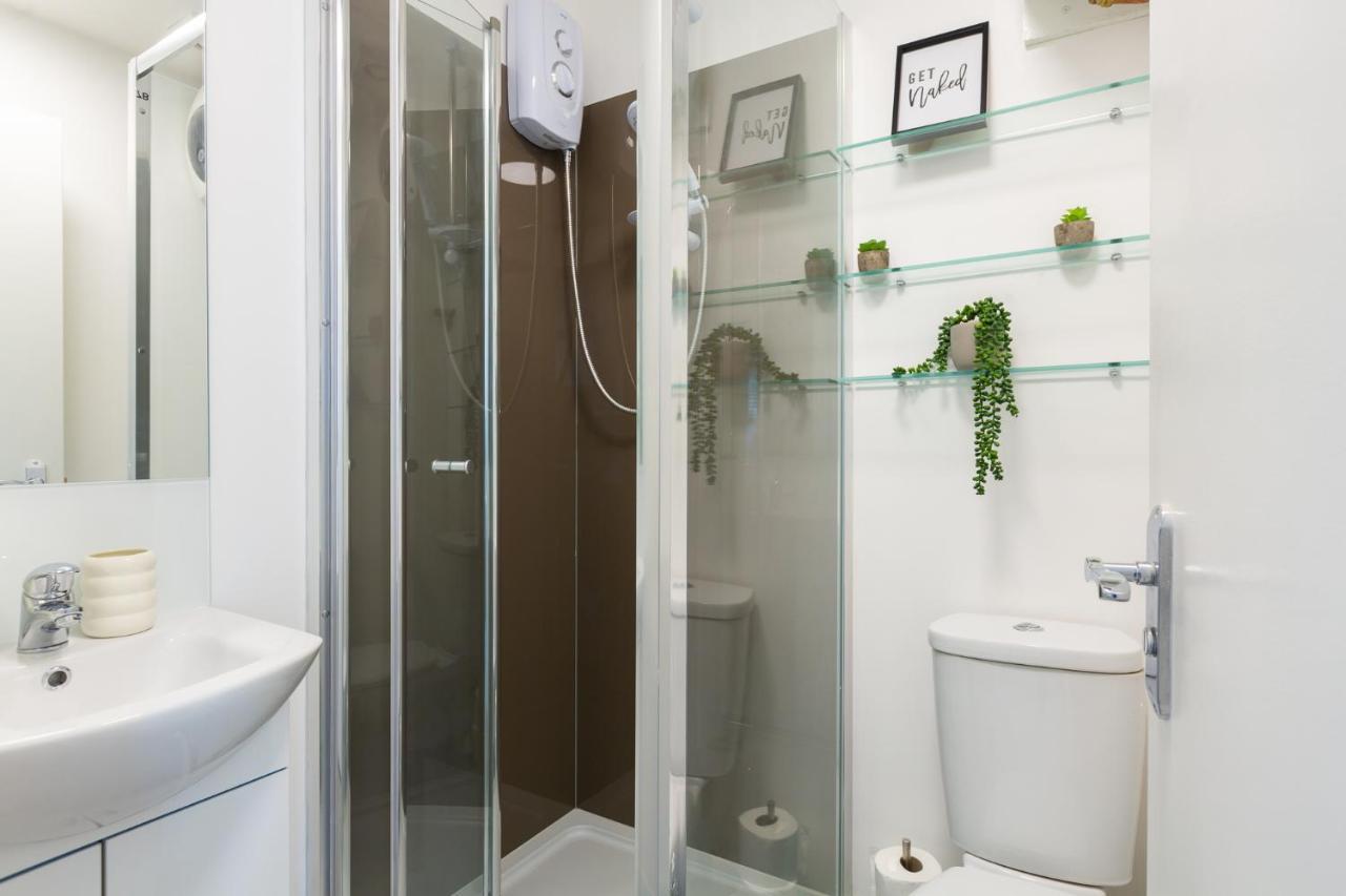 Modern Large Studio, 15 Mins Walk To Notting Hill * London