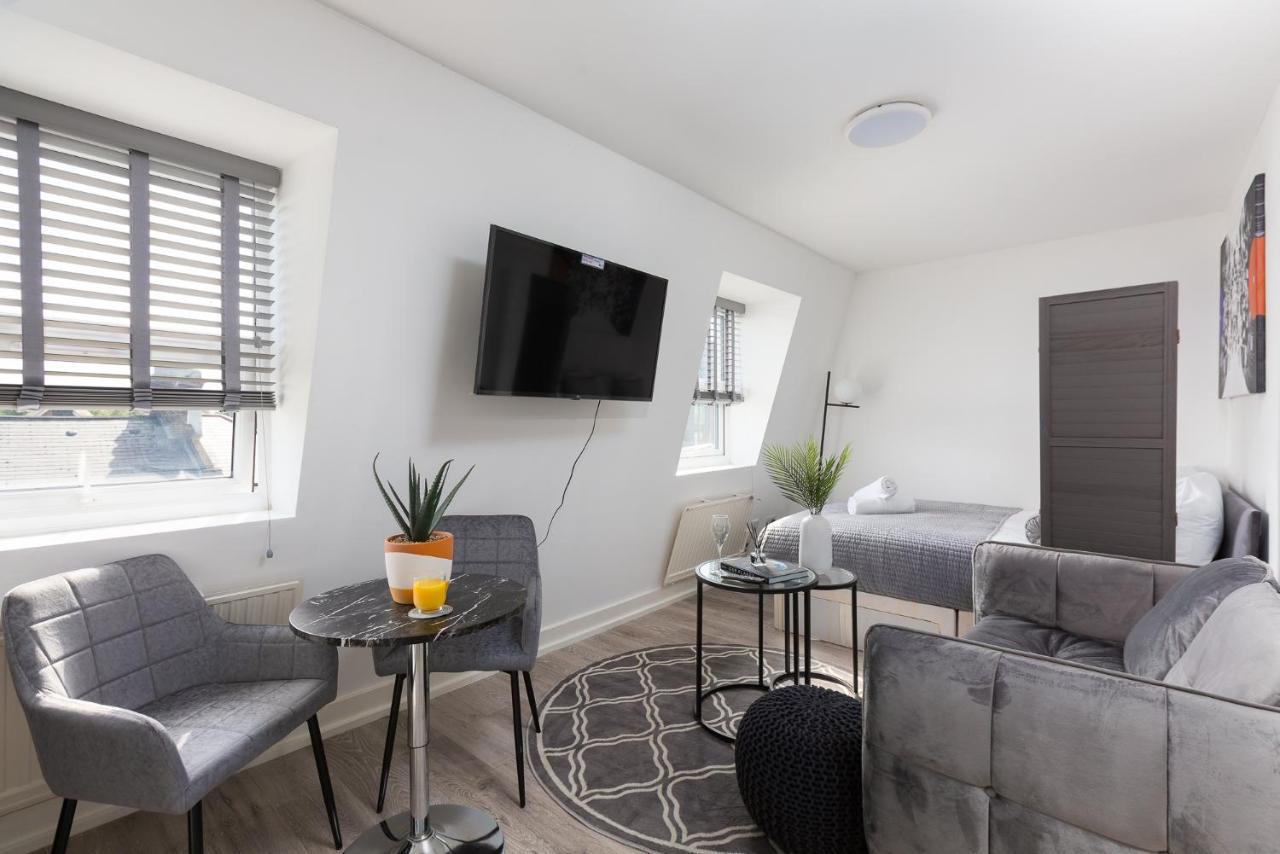 Apartment Modern Large Studio, 15 Mins Walk To Notting Hill London